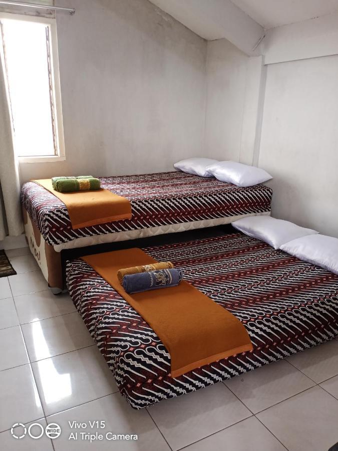 Losmen Fadel Malioboro Jogja Yogyakarta Ngoại thất bức ảnh